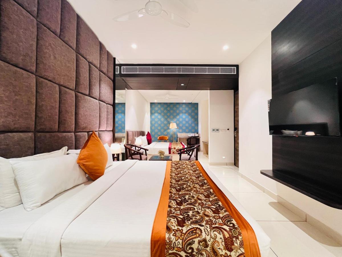 Hotel The Savode - Just 2 Mins From Golden Temple Амритсар Экстерьер фото